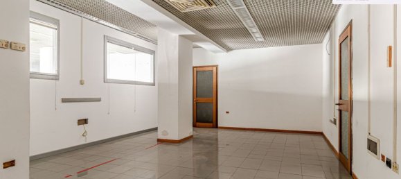 Коммерческая недвижимость 400м² в Санта Кроче суль Арно, Италия № 114037 15