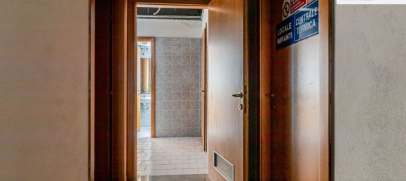 Коммерческая недвижимость 400м² в Санта Кроче суль Арно, Италия № 114037 18