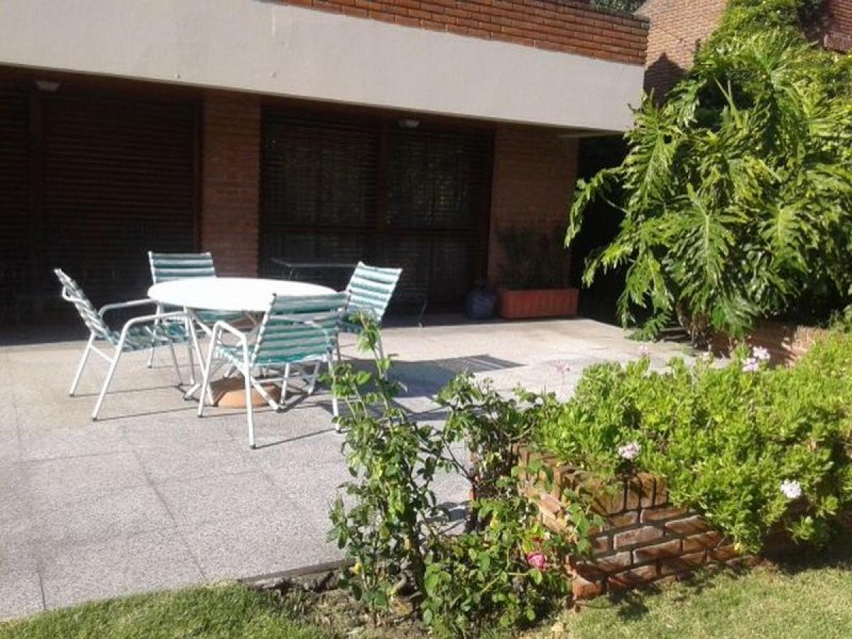 3 bedrooms House in Mar del Plata, Argentina No. 73095