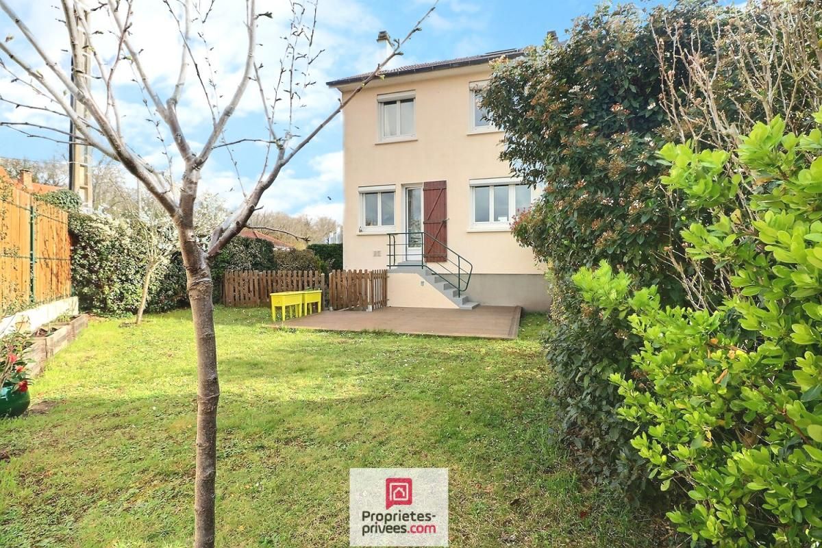 4 bedrooms House in Acheres, France No. 187736