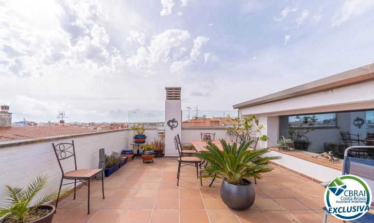 4 bedrooms Penthouse in Roses, Spain No. 233170