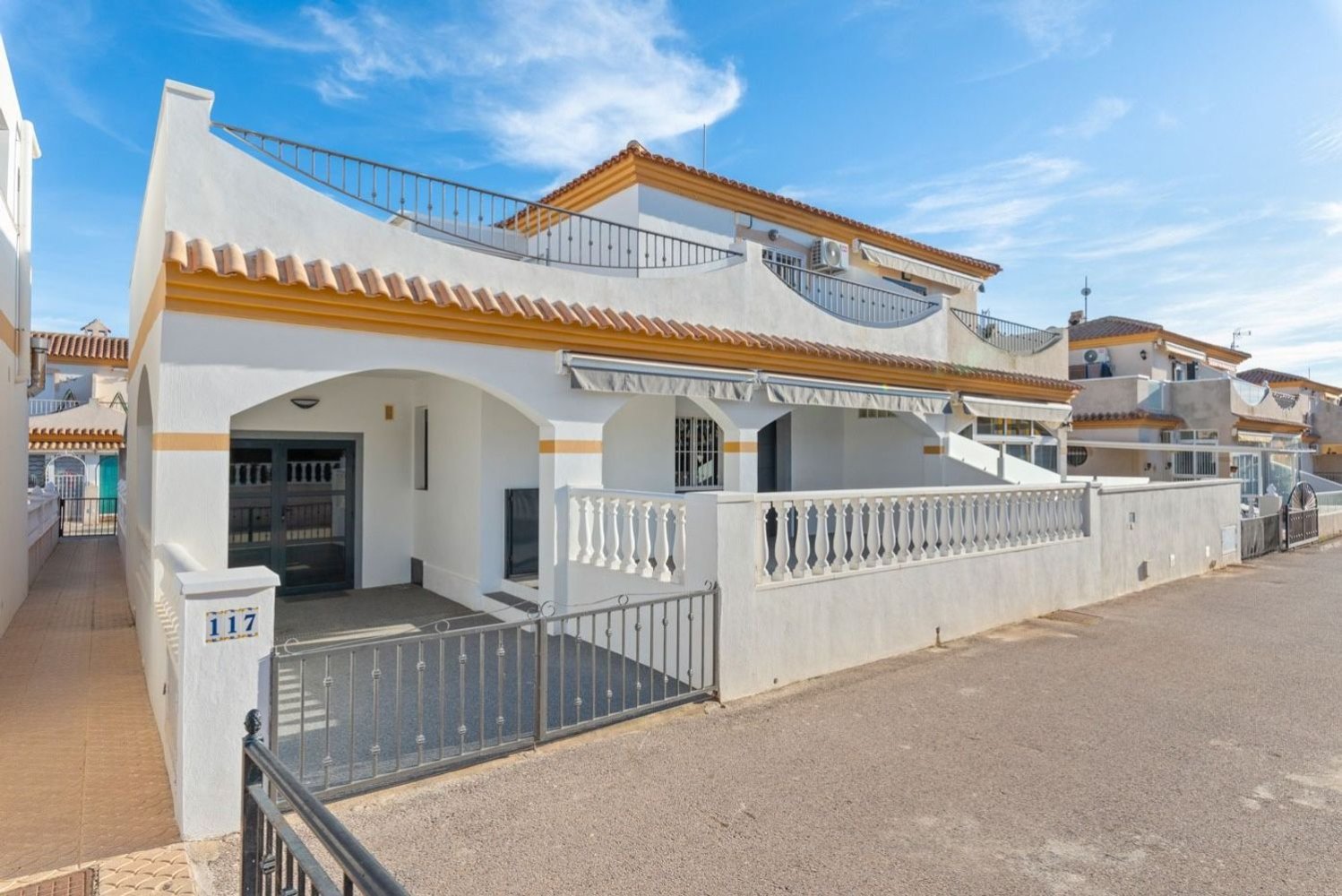 3 bedrooms House in Alicante, Spain No. 151962