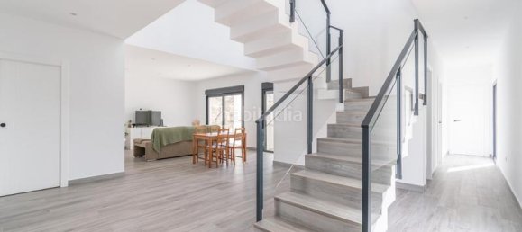 5 bedrooms House in Granada, Spain No. 171142 4