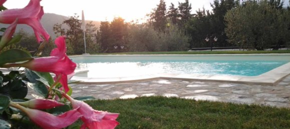 6 chambres Maison à Passignano sul Trasimeno, Italy No. 53687 9