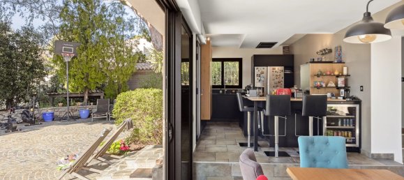 4 bedrooms Commercial property in Cannes, France No. 38252 7