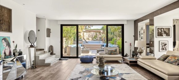 4 bedrooms Commercial property in Cannes, France No. 38252 12