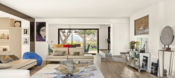 4 bedrooms Commercial property in Cannes, France No. 38252 10