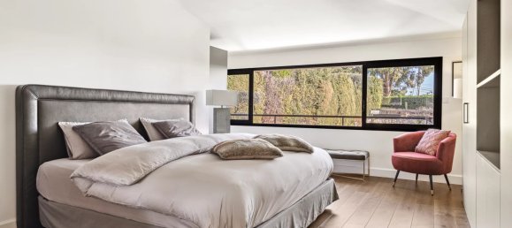 4 bedrooms Commercial property in Cannes, France No. 38252 6