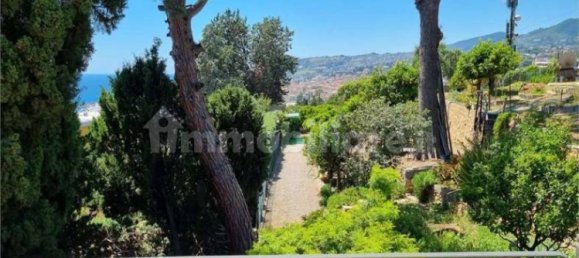 Villa de 2 dormitorios en Sanremo, Italy No. 217185 11
