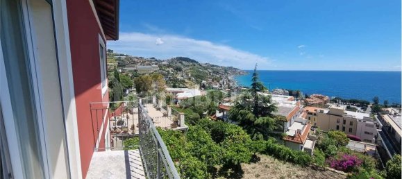 Villa de 2 dormitorios en Sanremo, Italy No. 217185 5