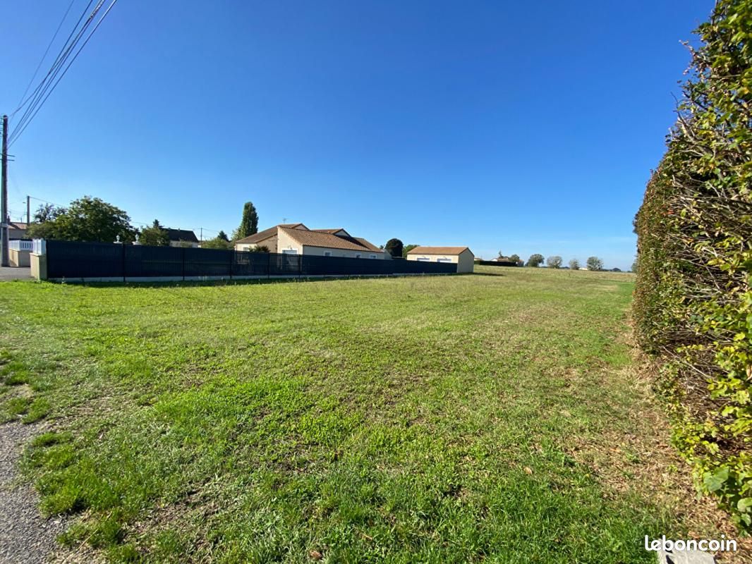 1093m² Land in Marcay, France No. 224773