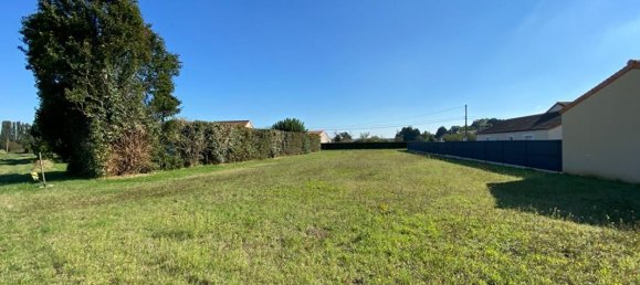 1093m² Land in Marcay, France No. 224773 3
