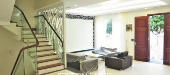 3 Schlafzimmer Villa in Long Bien, Vietnam, Nr. 3440 4
