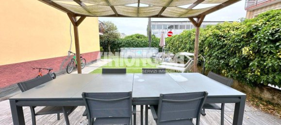 4 Schlafzimmer Villa in Malnate, Italy, Nr. 275277 9