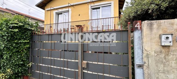 4 Schlafzimmer Villa in Malnate, Italy, Nr. 275277 3
