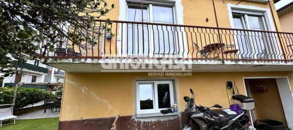 4 Schlafzimmer Villa in Malnate, Italy, Nr. 275277 14