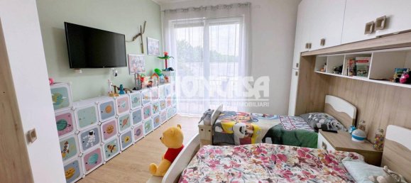 4 Schlafzimmer Villa in Malnate, Italy, Nr. 275277 34