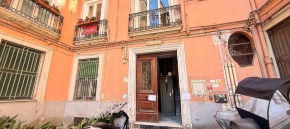 Квартира с 5 комнатами в Неаполь, Италия № 35944 15