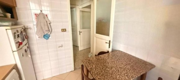 Квартира с 5 комнатами в Неаполь, Италия № 35944 40