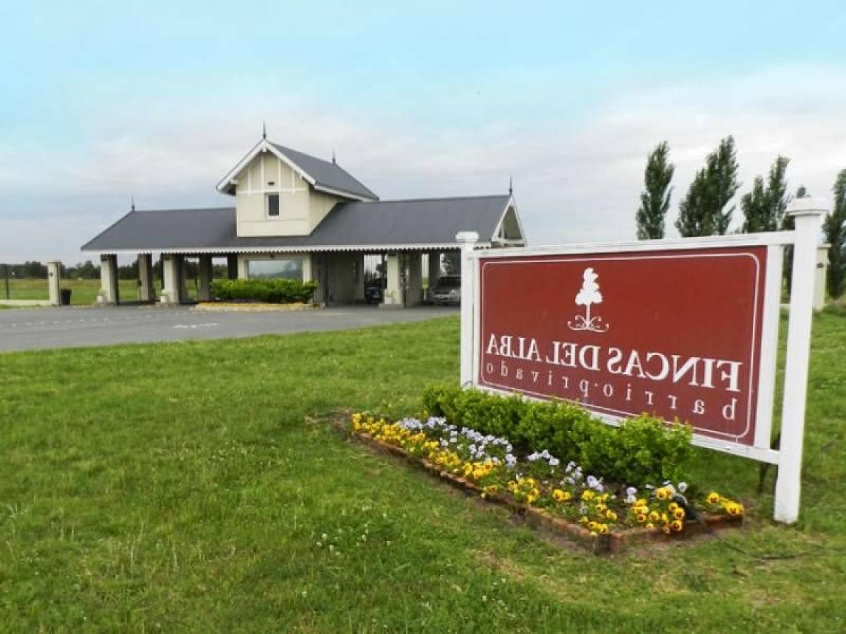  Land in Esteban Echeverria, Argentina No. 35719