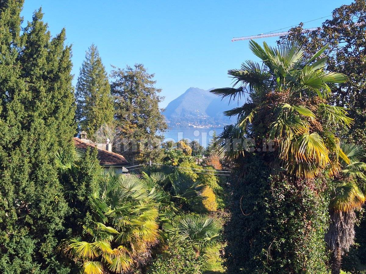 Apartamento de 2 dormitorios en Stresa, Italy No. 73618