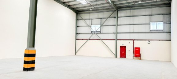 473.8m² Warehouse in Dubai, UAE No. 41595 3