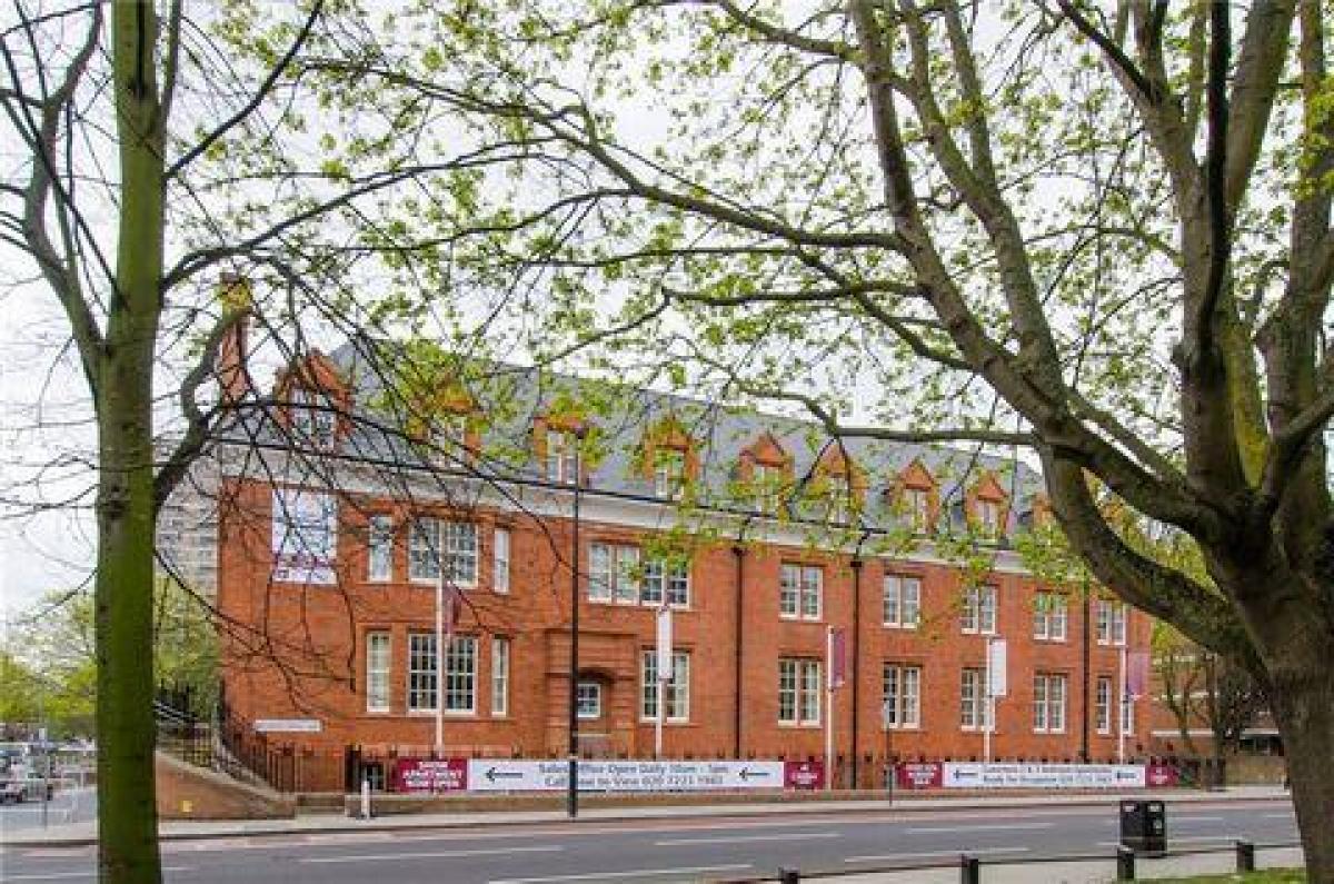 2 bedrooms Condo in London, United Kingdom No. 547