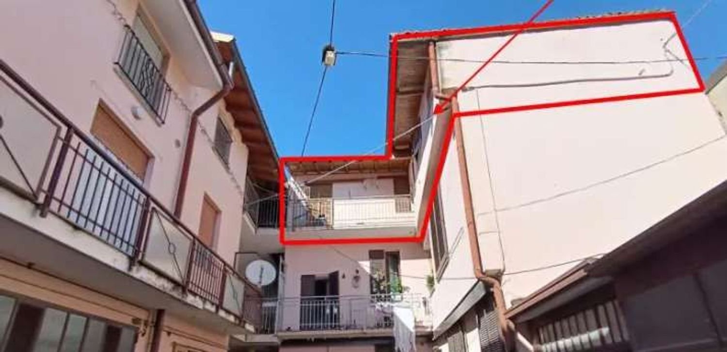 3-salle Appartement à Cirimido, Italy No. 6213