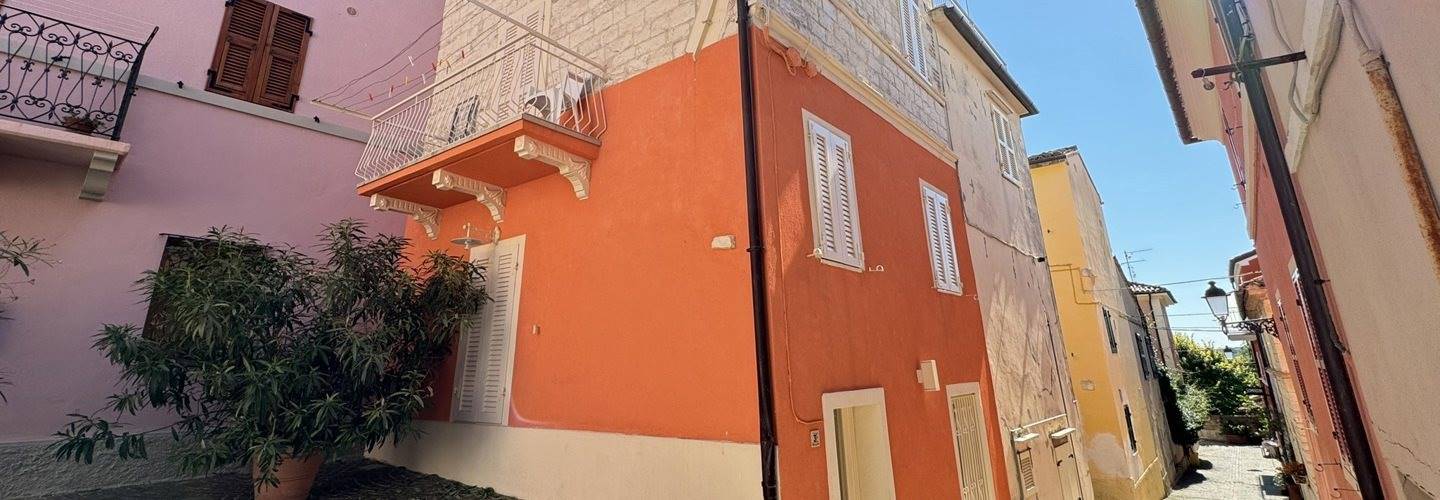 5 rooms House in Sirolo, Italy No. 124217