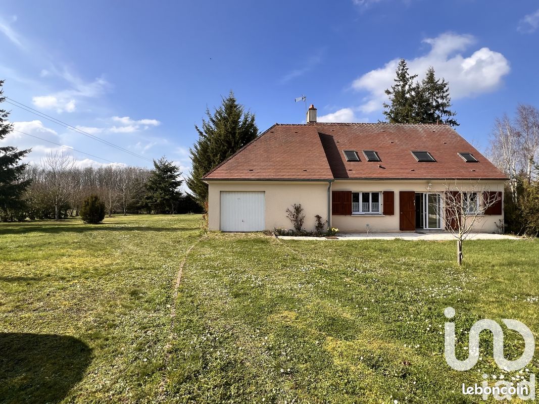 4 bedrooms House in Ouerre, France No. 74040