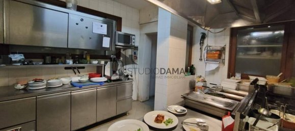 Imóvel comercial em Desenzano del Garda, Italy 300 m² N.º 304587 14