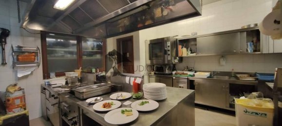 Imóvel comercial em Desenzano del Garda, Italy 300 m² N.º 304587 13