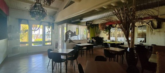 Imóvel comercial em Desenzano del Garda, Italy 300 m² N.º 304587 26