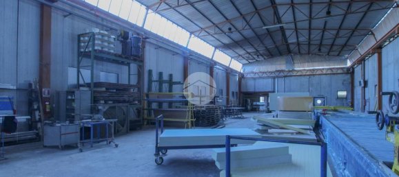 1700m² Warehouse in Monte Cremasco, Italy No. 359738 9