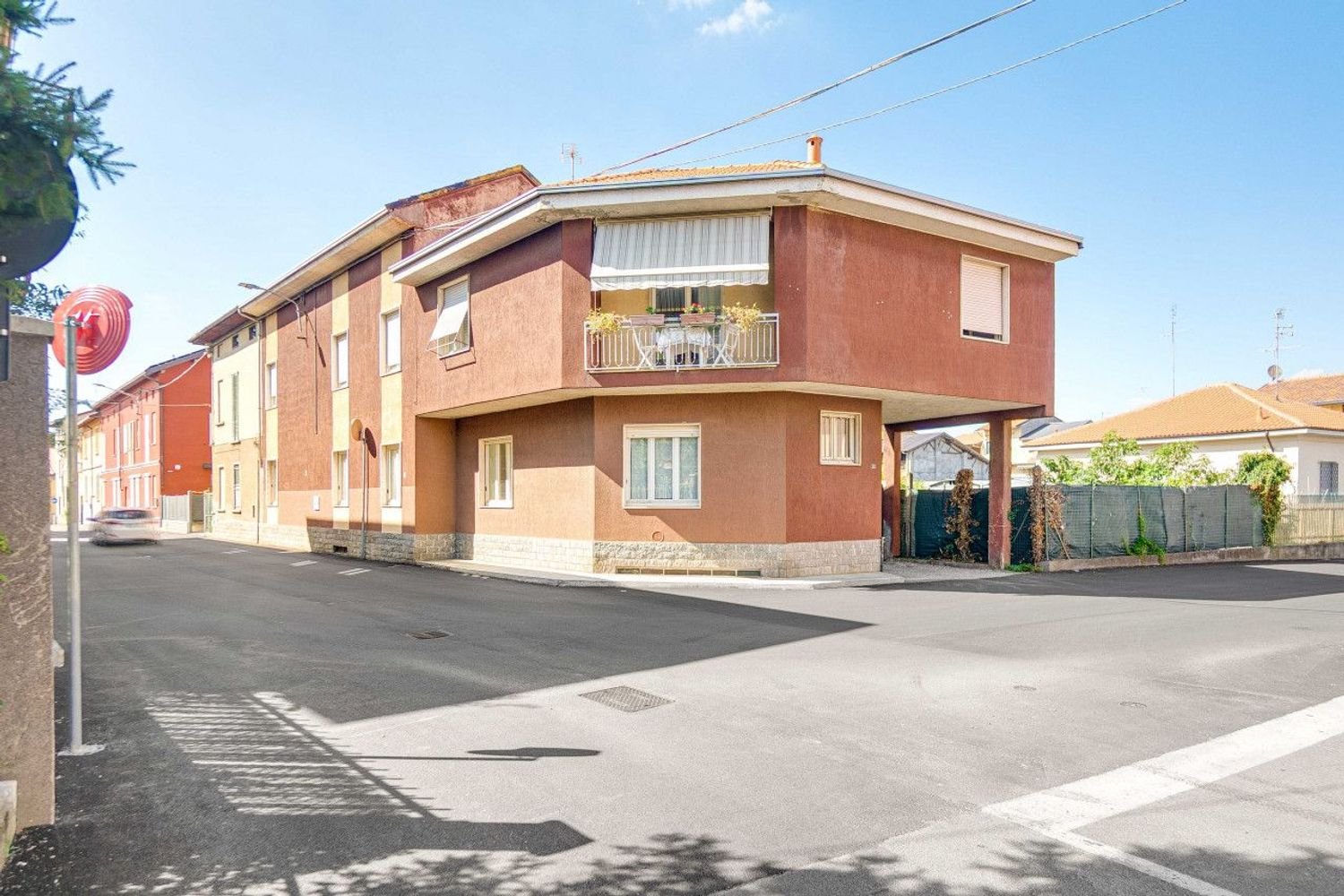 3 bedrooms Apartment in Cislago, Italy No. 363542