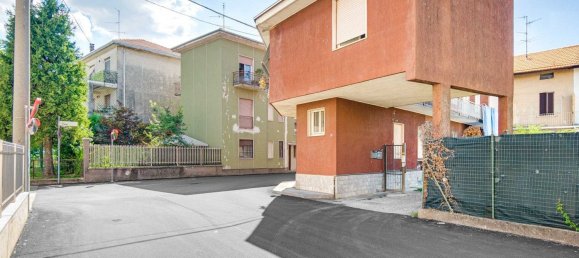 3 bedrooms Apartment in Cislago, Italy No. 363542 21