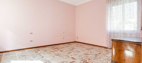 3 bedrooms Apartment in Cislago, Italy No. 363542 10