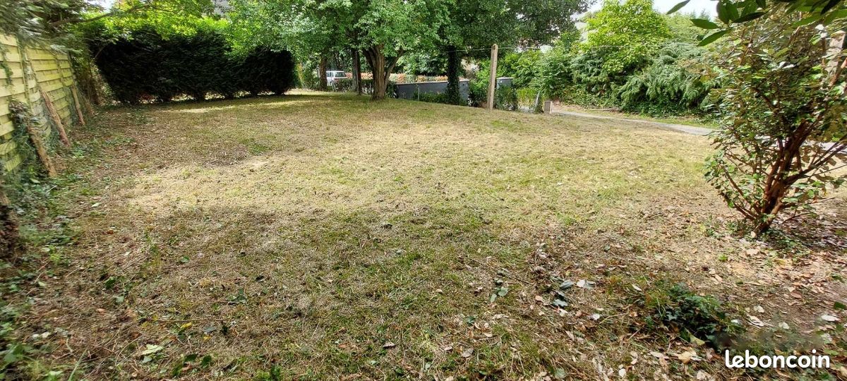  Land in Saint-Meen-le-Grand, France No. 331609