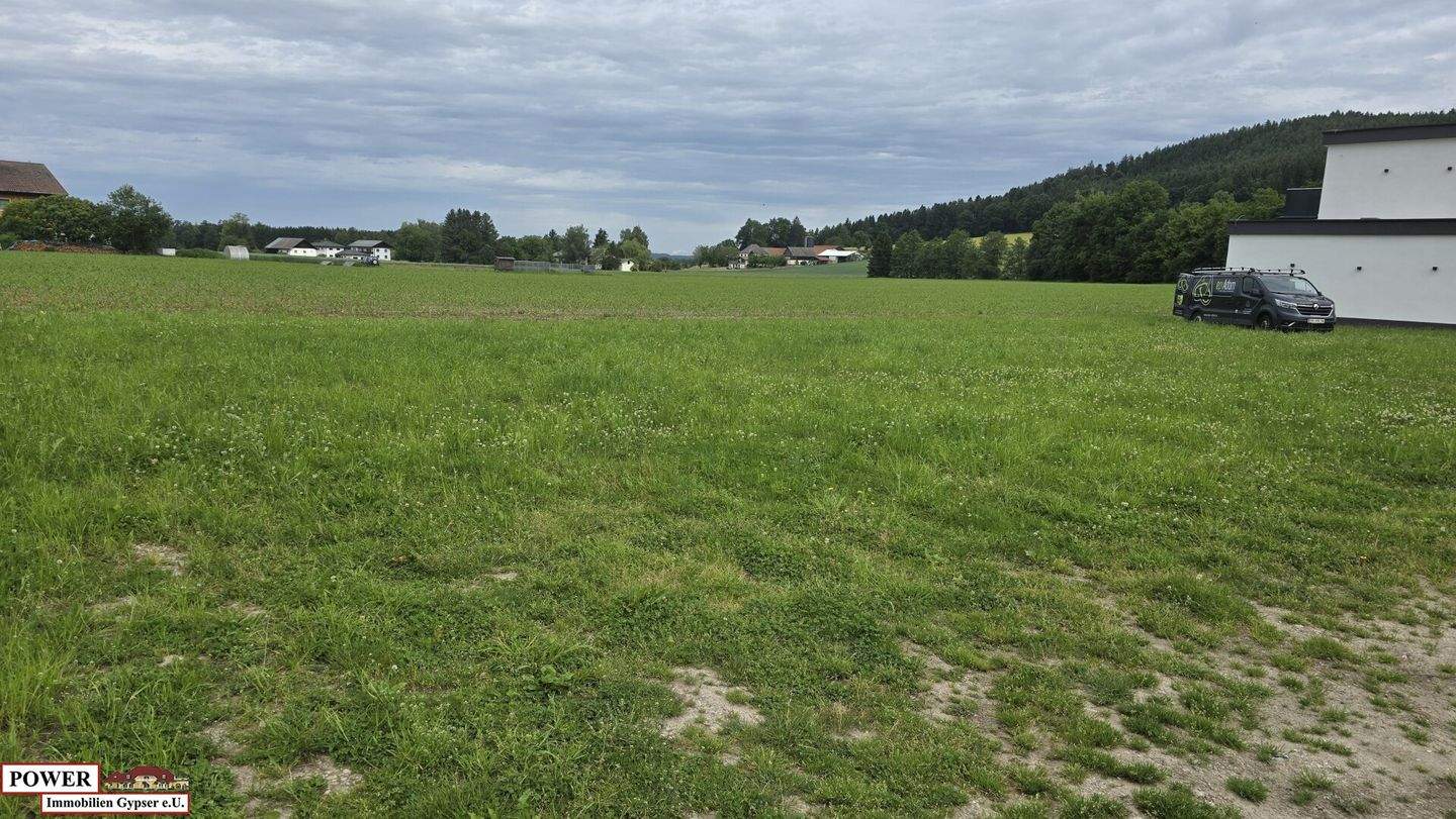  Land in Schalchen, Austria No. 133050