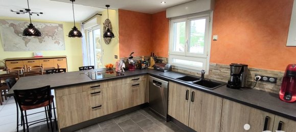 4 bedrooms House in Monnaie, France No. 237825 9