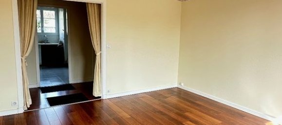 2 Schlafzimmer Wohnung in Buc, France, Nr. 122032 4