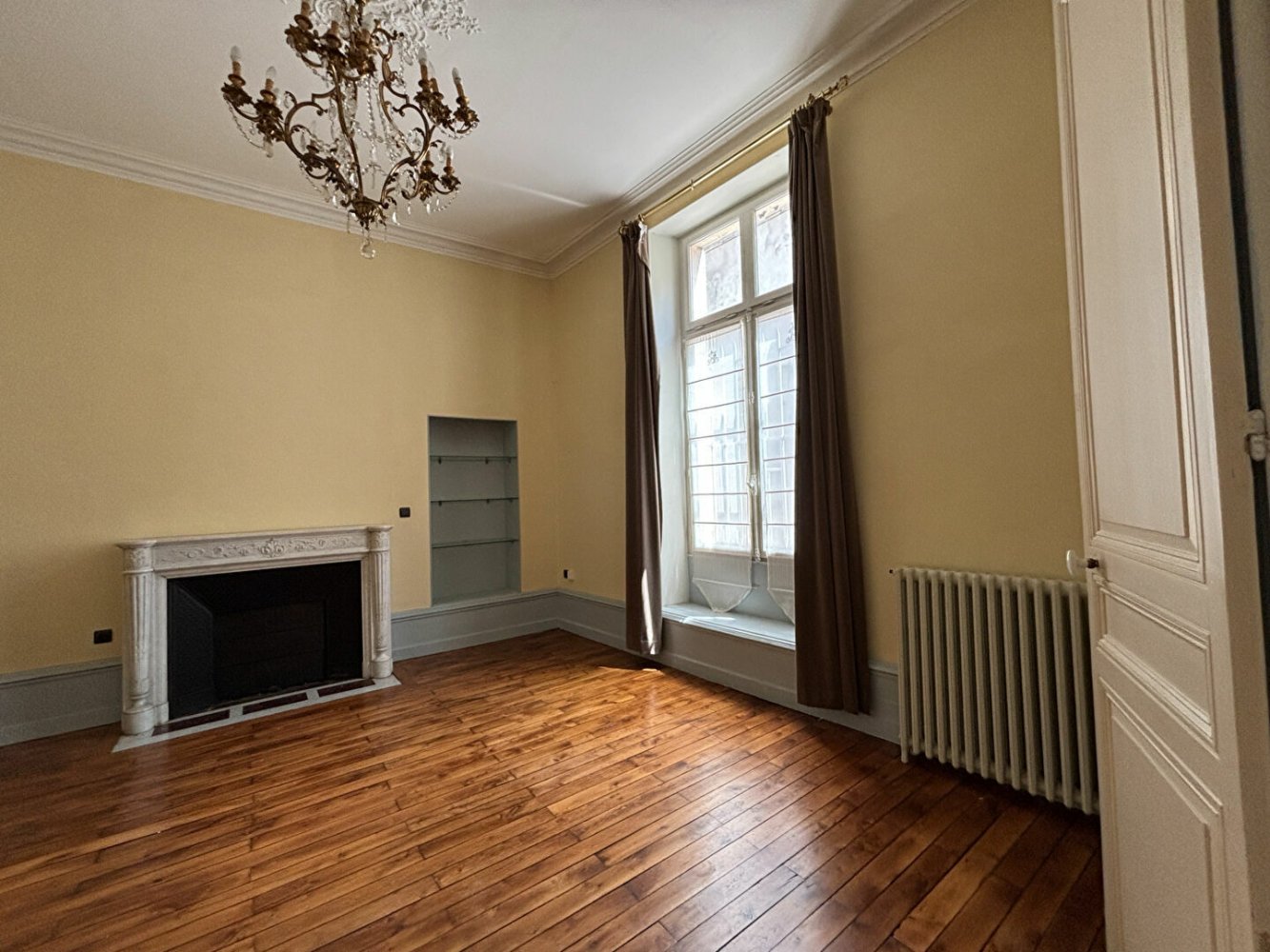 Дом с 4 спальнями в Бурж, Франция № 258751