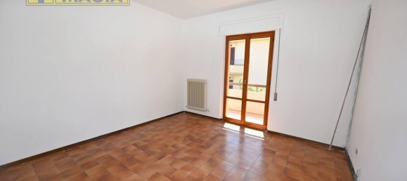 Квартира с 5 комнатами в Кастель ди Лама, Италия № 124709 3