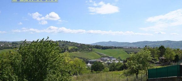 Квартира с 5 комнатами в Кастель ди Лама, Италия № 124709 4