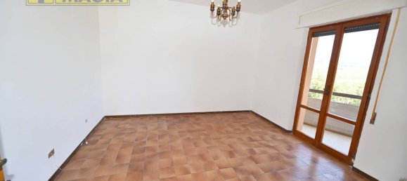 Квартира с 5 комнатами в Кастель ди Лама, Италия № 124709 2