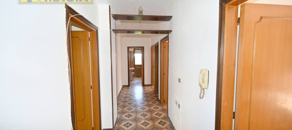 Квартира с 5 комнатами в Кастель ди Лама, Италия № 124709 10