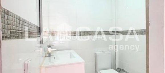 70m² Commercial property in Badalona, Spain No. 138271 17