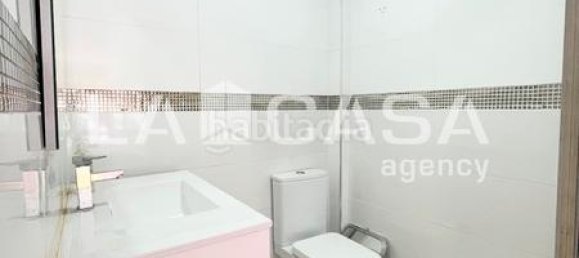 70m² Commercial property in Badalona, Spain No. 138271 16