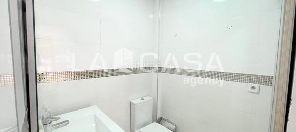 70m² Commercial property in Badalona, Spain No. 138271 15