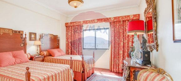 5 bedrooms Apartment in Lisbon, Portugal No. 66395 3